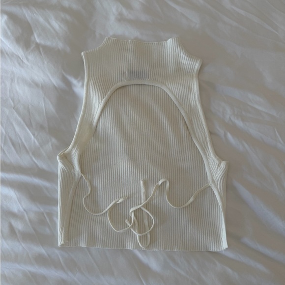 Beginning Boutique Top - Picture 2 of 3